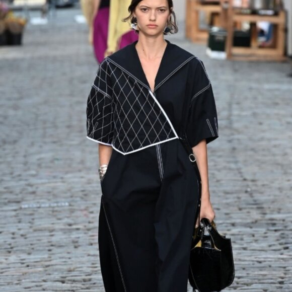 NWT Spring 2022 Tory Burch Diamond Topstitch Sailor Dress in Black Size 10 $798 - Picture 1 of 13